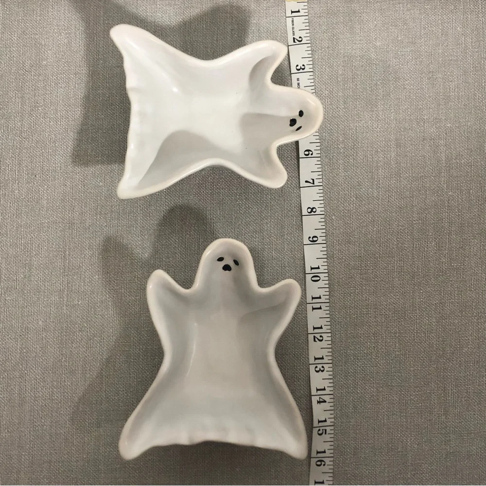 2 Pottery Barn Ghost Shaped Stoneware 2 pieces Bowl New without box